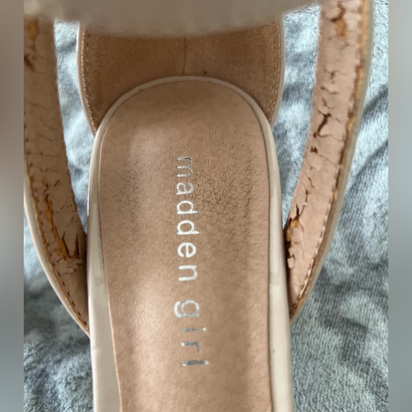 Madden Girl Nude Patent Block Heel Sandals Size 8.5 - Picture 3 of 9